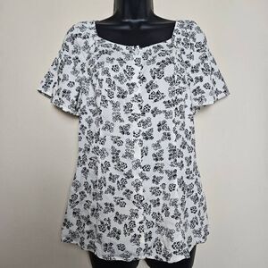 BeachLunchLounge Floral Button Up Blouse